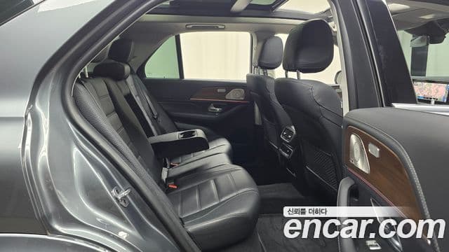 Mercedes-Benz GLE-Class 2021 — Фото 11/20