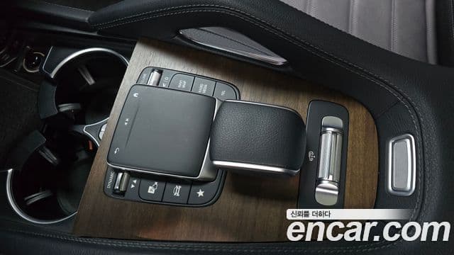 Mercedes-Benz GLE-Class 2021 — Фото 18/20