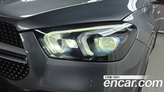 Mercedes-Benz GLE-Class 2021 — ფოტო 13/35