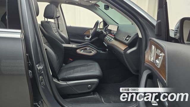 Mercedes-Benz GLE-Class 2021 — ფოტო 17/35