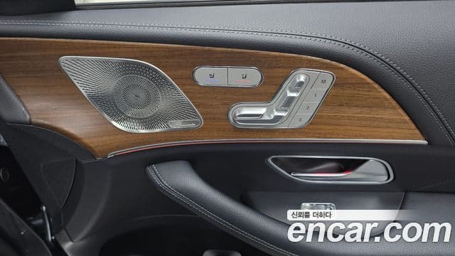 Mercedes-Benz GLE-Class 2021 — ფოტო 20/35
