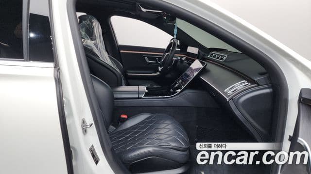 Mercedes-Benz S-Class 2021 — Photo 32/34
