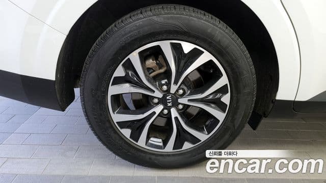 Kia Carnival 2021 — Фото 5/20