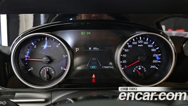 Kia Carnival 2021 — Фото 8/20