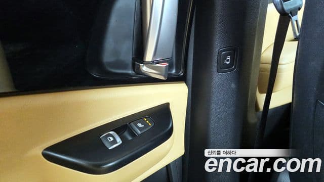 Kia Carnival 2021 — Фото 19/20