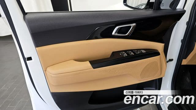 Kia Carnival 2021 — Şəkil 27/30
