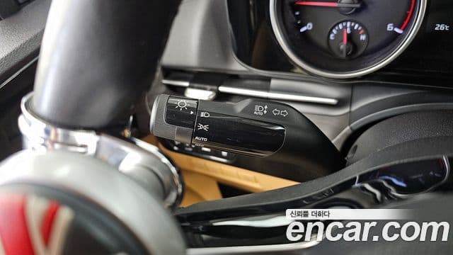 Kia Carnival 2021 — Şəkil 20/30