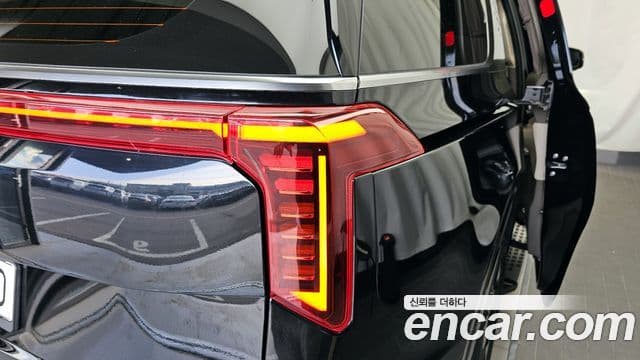 Kia Carnival 2024 — Photo 1/38