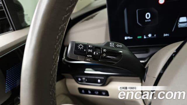 Kia Carnival 2024 — Photo 14/38