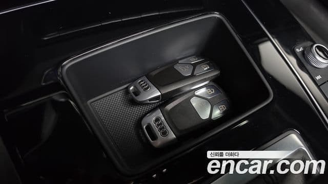 Audi Q5 2021 — ფოტო 15/20