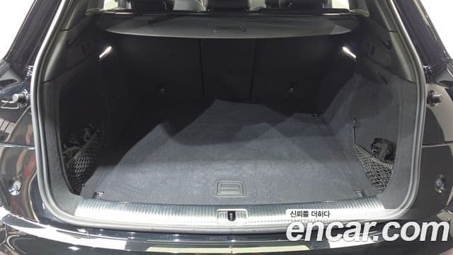 Audi Q5 2021 — ფოტო 19/20
