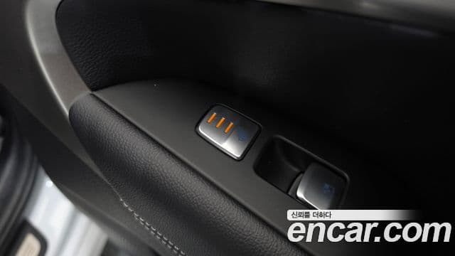 Genesis G70 2023 — ფოტო 11/33