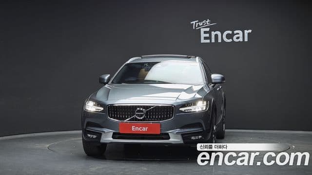 Volvo V90 Cross Country 2018 — Photo 4/30