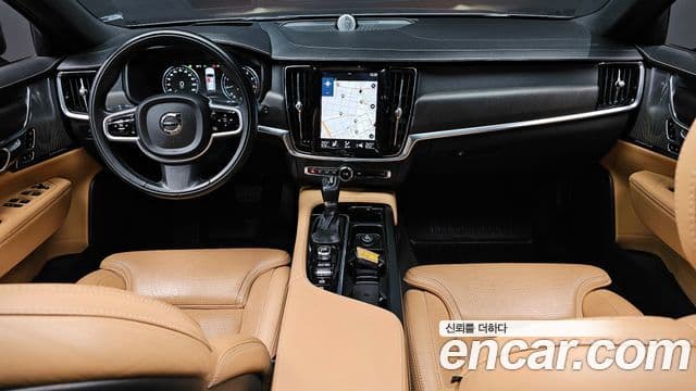 Volvo V90 Cross Country 2018 — Photo 20/30