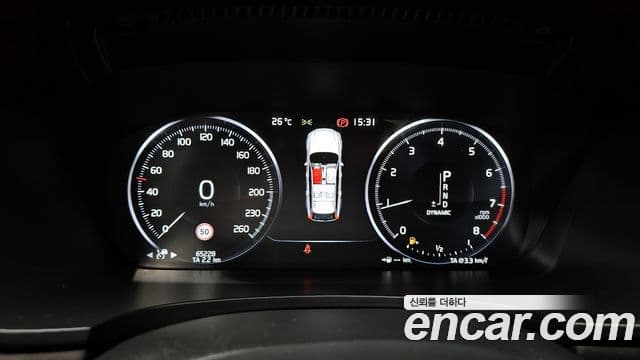 Volvo V90 Cross Country 2018 — Photo 13/30