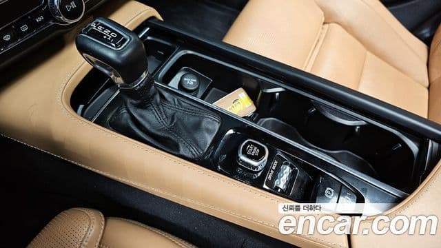Volvo V90 Cross Country 2018 — Photo 26/30