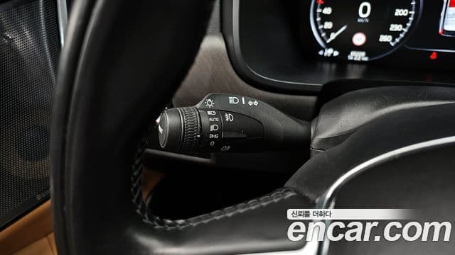 Volvo V90 Cross Country 2018 — Photo 23/30