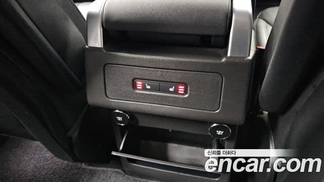 Land Rover Discovery 5 2020 — ფოტო 18/20