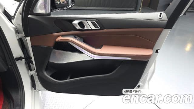 BMW X5 2025 — Photo 24/32