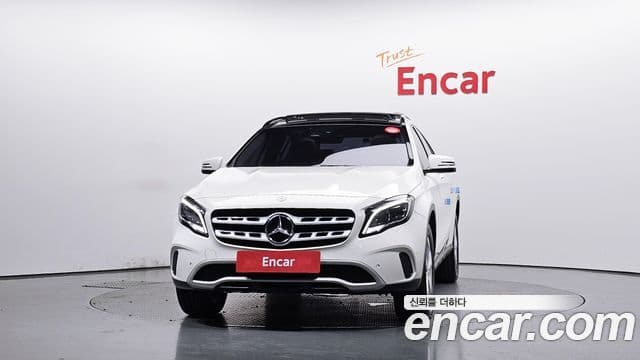 Mercedes-Benz GLA-Class 2018 — ფოტო 11/20