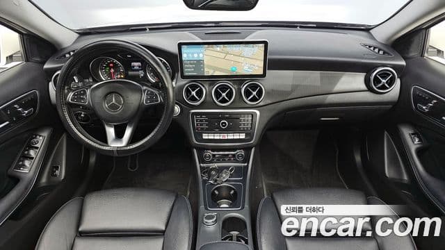 Mercedes-Benz GLA-Class 2018 — ფოტო 6/20