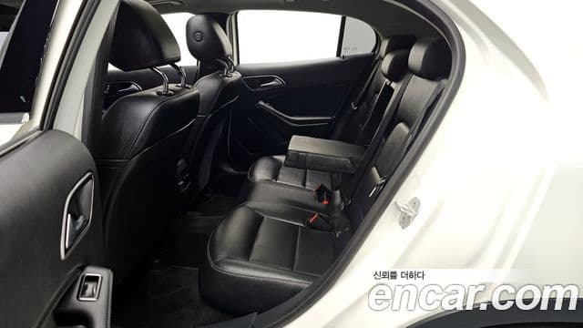 Mercedes-Benz GLA-Class 2018 — ფოტო 5/20