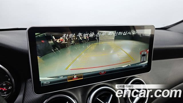 Mercedes-Benz GLA-Class 2018 — ფოტო 19/20