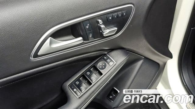 Mercedes-Benz GLA-Class 2018 — ფოტო 3/20