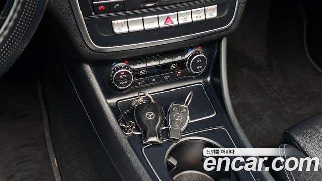 Mercedes-Benz GLA-Class 2018 — ფოტო 16/20