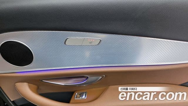 Mercedes-Benz E-Class 2020 — ფოტო 18/20