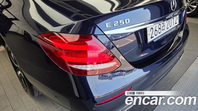Mercedes-Benz E-Class 2020 — Şəkil 17/32