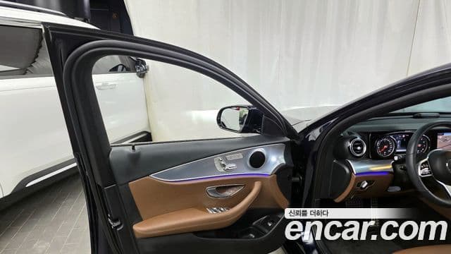 Mercedes-Benz E-Class 2020 — Şəkil 18/32