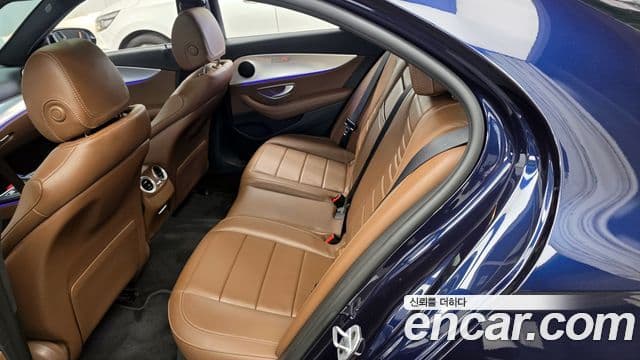 Mercedes-Benz E-Class 2020 — Şəkil 14/32