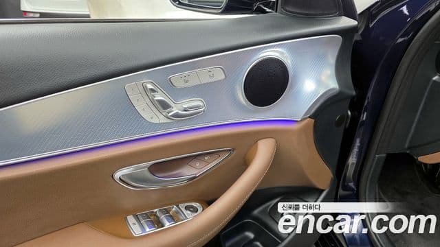 Mercedes-Benz E-Class 2020 — Şəkil 21/32
