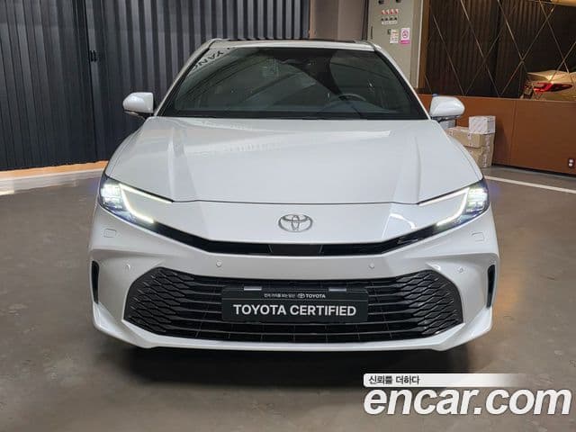 Toyota Camry 2025 — Photo 15/16