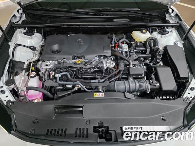 Toyota Camry 2025 — Photo 11/16