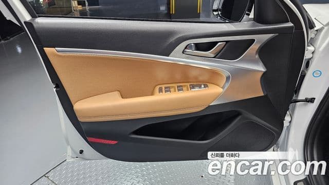 Genesis G70 2021 — Photo 14/31