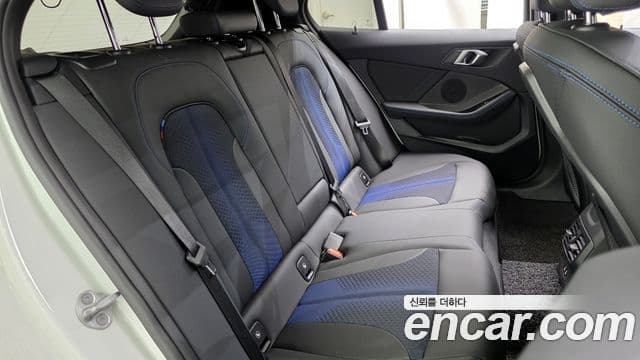 BMW 1 Series 2023 — фото 11 из 20