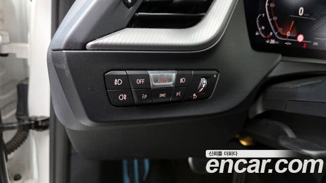 BMW 1 Series 2023 — фото 18 из 20