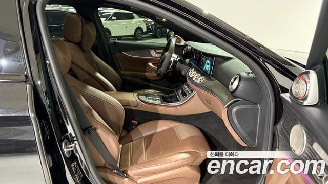 Mercedes-Benz E-Class 2023 — Фото 7/20