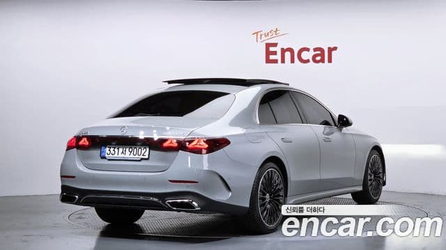 Mercedes-Benz E-Class 2024 — Şəkil 10/20