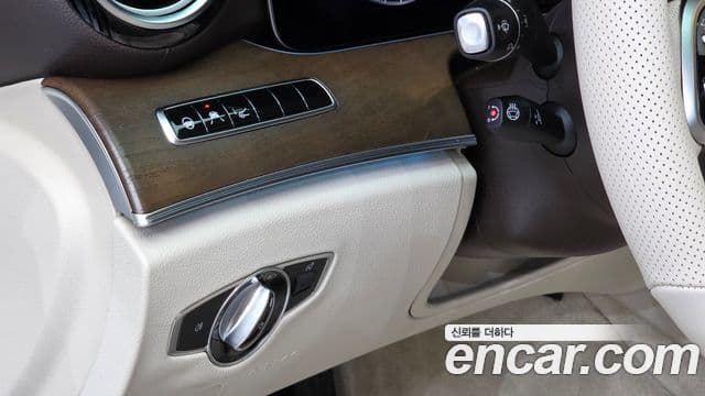 Mercedes-Benz E-Class 2019 — Photo 4/20