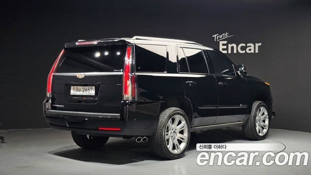 Cadillac Escalade 2019 — ფოტო 2/20