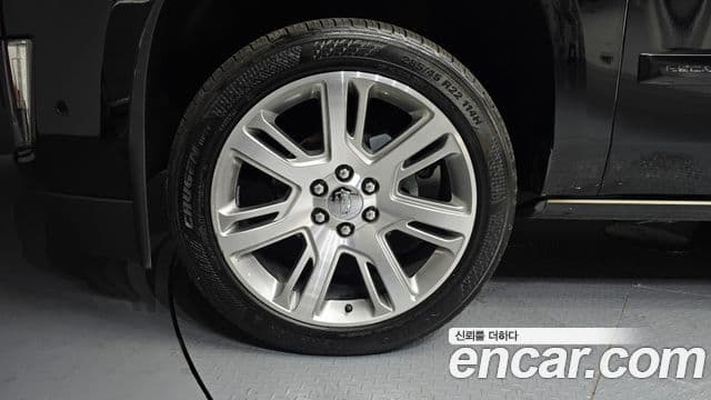 Cadillac Escalade 2019 — ფოტო 5/20
