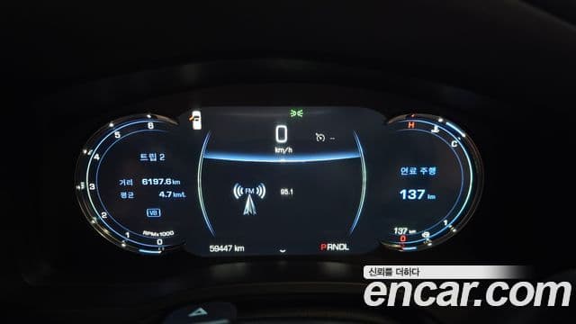 Cadillac Escalade 2019 — ფოტო 8/20