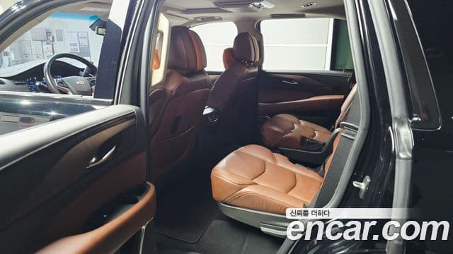 Cadillac Escalade 2019 — ფოტო 11/20