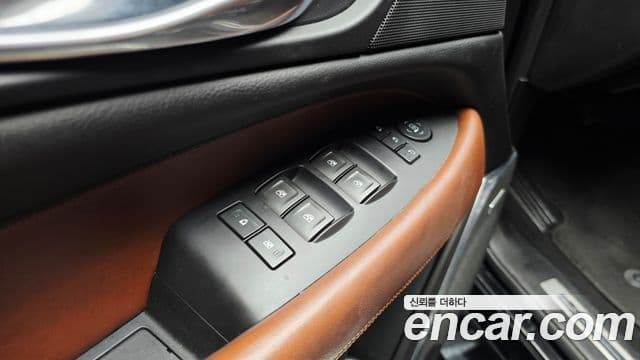 Cadillac Escalade 2019 — ფოტო 14/20