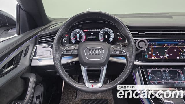 Audi Q8 2021 — Şəkil 12/20
