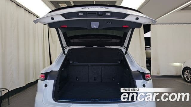 Porsche Cayenne 2024 — ფოტო 20/20
