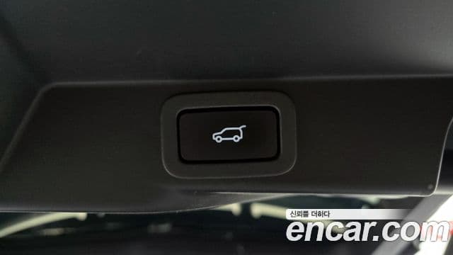 Land Rover Range Rover Sport 2019 — ფოტო 19/20